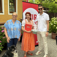 Rita Grafetstätter (Mitte) mit Christina Hille (links) und Mergim Behrami (rechts)